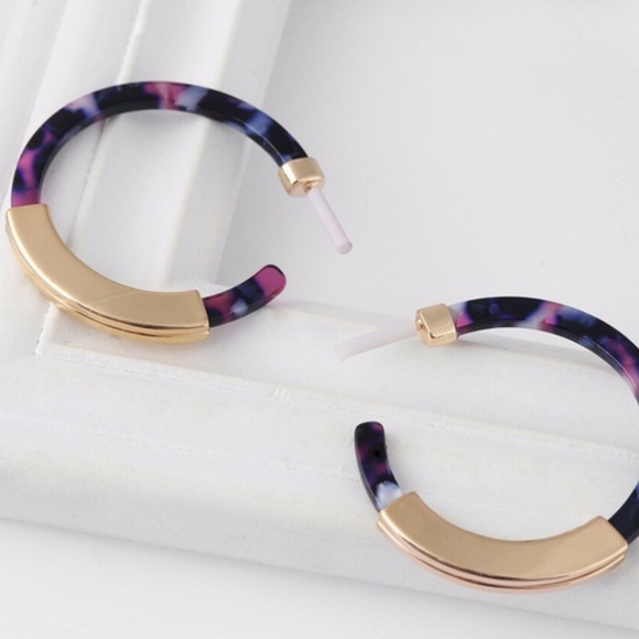 Jewelry - Purple Gold Bar Acrylic Tortoise Hoop Earrings